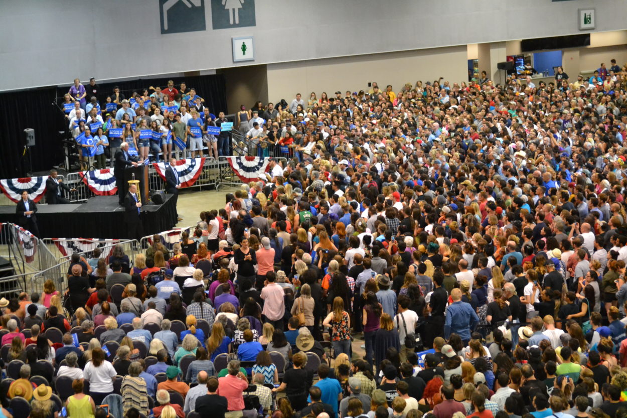 PHOTOS: Thousands take in Sanders rally