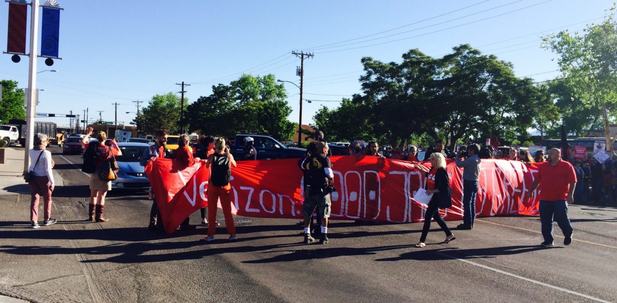 Video: Verizon protesters block traffic