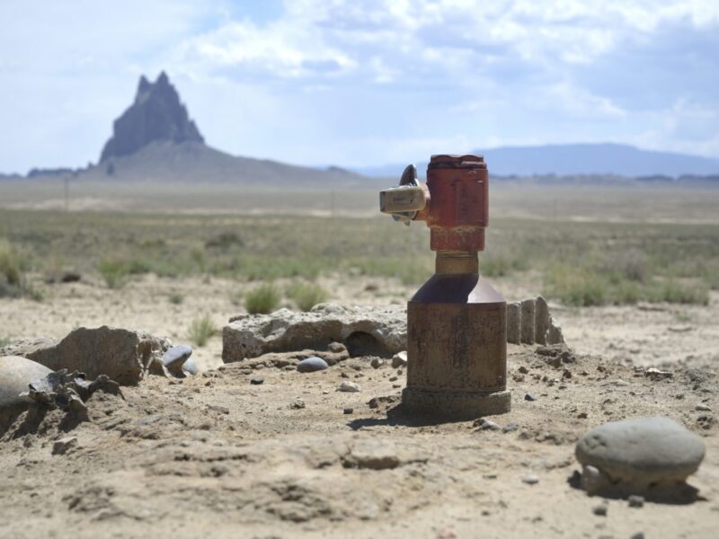 An undocumented wellhead sits in the Rattlesnake Oil Field near Shiprock, New Mexico. A proposed natural gas pipeline would pass about a mile north of this spot, carrying the fossil fuel across the Navajo Nation. Photo: Jerry Redfern.