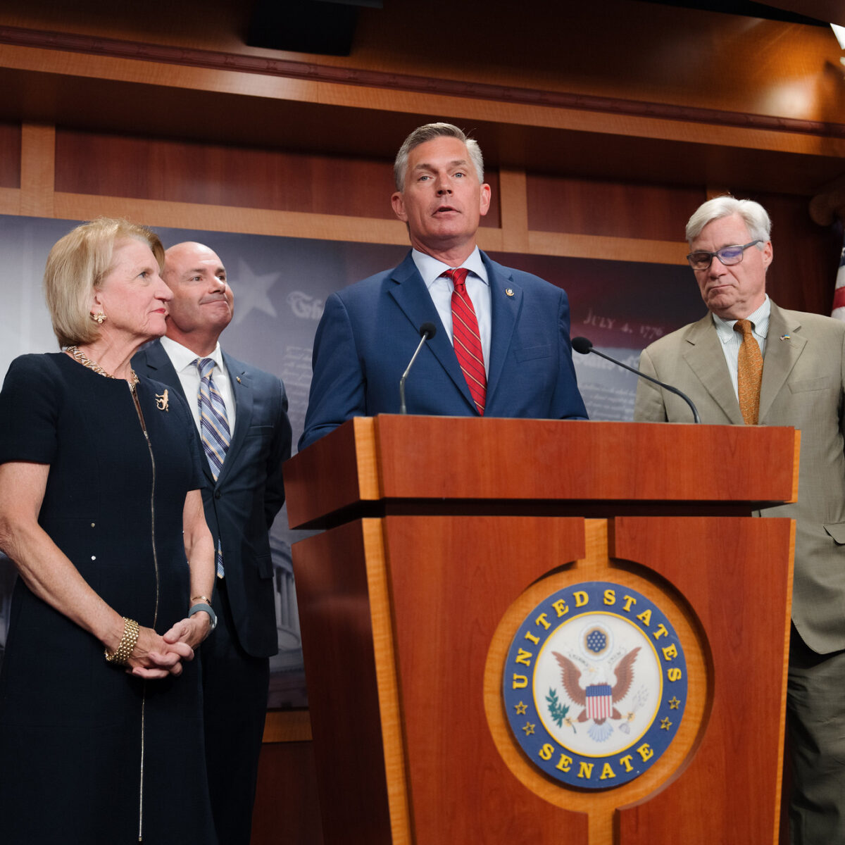 Heinrich-backed permitting reform bill unites Big Oil, clean energy and labor for major overhaul to speed up federal projects